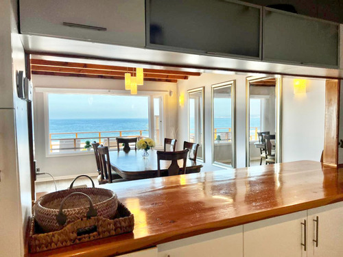 Interesante Casa En Venta Frente Al Mar En Maitencillo
