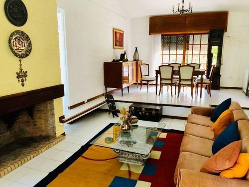 Casa En Venta De 4 Dormitorios En Cantegril