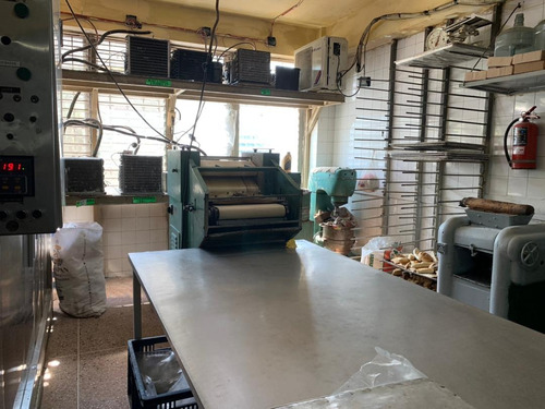 Se Vende Excelente Fondo De Comercio De Panadería, Ubicado En El Sector La Morita, De San Antonio De Los Altos. Nc