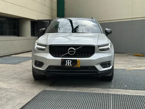 Volvo XC40 R-DESIGN FWD