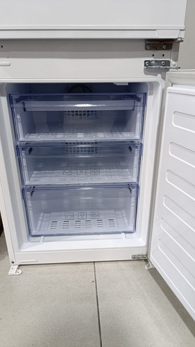 Heladera Freezer Inferior Inverter Beko (Usado)