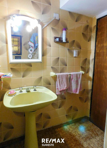 Venta Casa 3 Dormitorios, Cochera. Villa Mitre