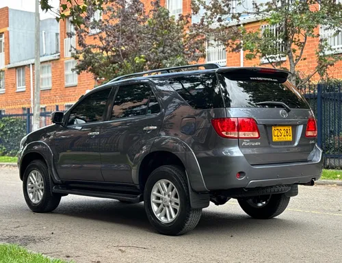 Toyota Fortuner 4.0 Sr5