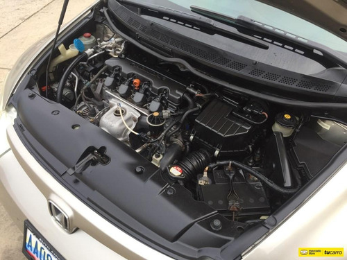 Honda Civic .