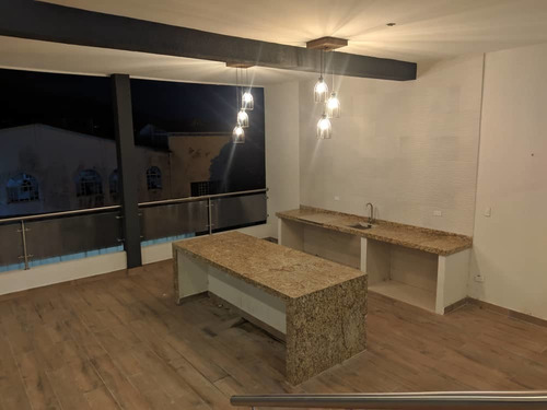 Imagen 17 de 19 de Se Vende Hermosa Casa De Lujo. Colinas De Pirineos. Zp