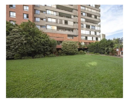 Departamento En Las Condes/ Martin De Zamora