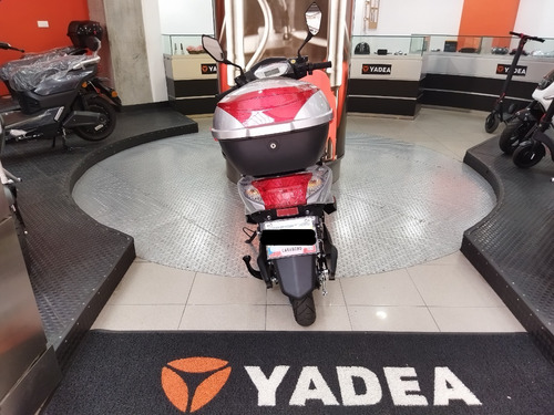 Imagen 4 de 4 de Moto Eléctrica Yadea Em-215 1500w 0km Tienda Fisica