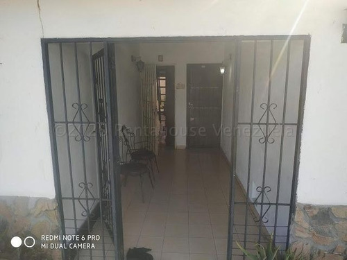 Imagen 2 de 28 de En Venta Hermoso Townhouse En Rio Chico Urbanizacion La Popita