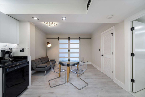 Alquiler Departamento Miami Beach 2 Amb/ Playa Y Cochera Roney Palace / 1 Hotel Complejo 5 Estrellas. 3 Piscinas, Jacuzzi, Acceso Directo A La Playa 5 Cuadras De Lincoln Road. 2301 Collins Ave.