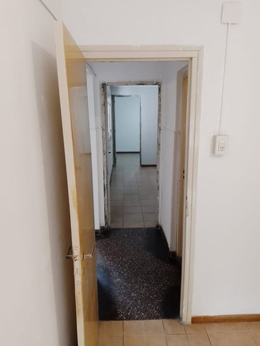 A Metros Del Rio. Frente. De Escalera. Sin Expensas