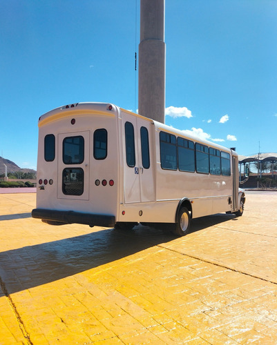 Camion De Pasajeros Urbano Y Turistico