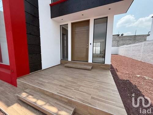 Venta Casa 4 Ambientes Banthí