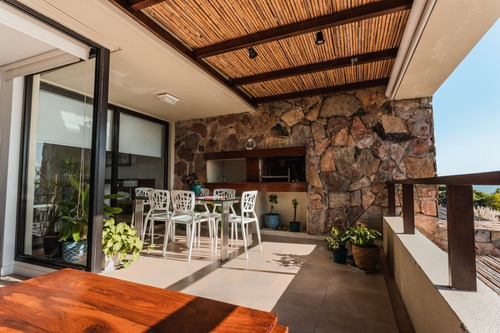 Imagen 11 de 14 de Apartamento De Categoría En Punta Del Este, Frente Al Mar, Con Las Increíbles Vistas Que Ofrece Punta Ballena. Impecable !!