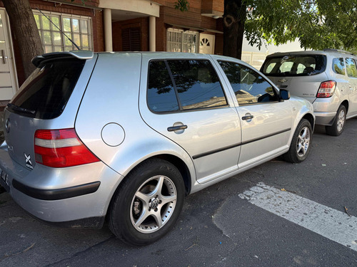 Volkswagen Golf 1.6 Format
