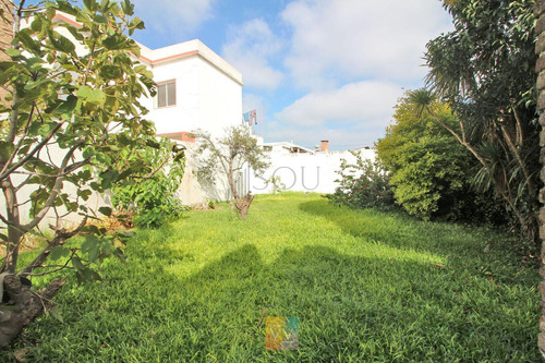 Venta Casa De Altos 2 Dormitorios Fondo Y Parrillero Barrio Capurro