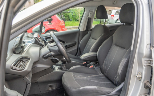 Peugeot 208 1.4 Active Hdi Diesel 68hp Mt 5p 2014.