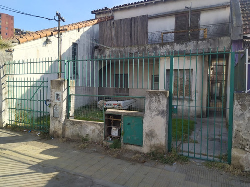 Venta Dos Departamentos  Sobre Lote Propio En Ciudadela,  Garcia Lorca Al 2700
