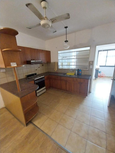 Casa 3 Dormitorios A La Venta Arguello