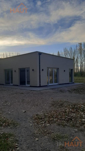 Chacra Con Casa A Estrenar, Galpon Y Pileta - Sobre Ruta 65 -