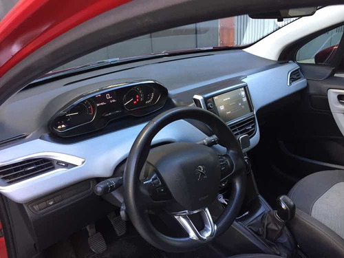 Peugeot 208 1.6 Allure Touchscreen 2014