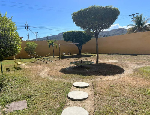 Venta De Townhouse En Conjunto Resd. Los Frailes, Municiopio San Diego. 26-132