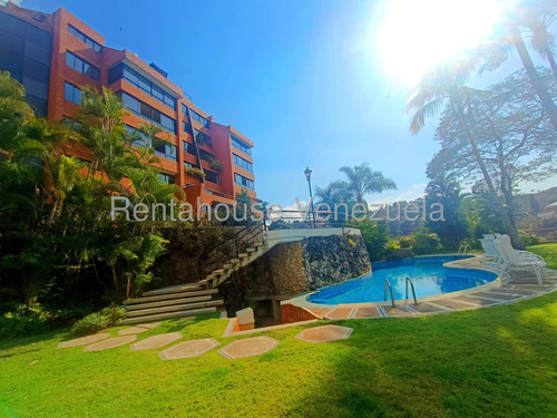 En Venta Amplio Apartamento - Urb. Chuao.