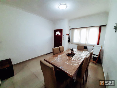 Casa Venta 3 Dormitorios 2 Baños 1 Cochera 1 Quincho 270 Mts 2 Totales - La Plata