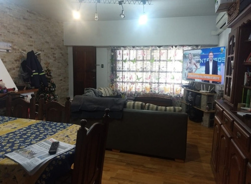 Imagen 2 de 14 de Duplex 4 Amb En Venta En Moron Con Fondo Libre