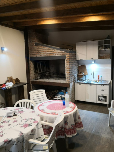 Cómoda Casa, En Excelente Estado. 190m2 Edificados.