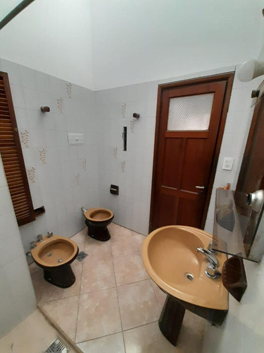 Casa En Venta Alberdi Mas Dpto 2 Dorm