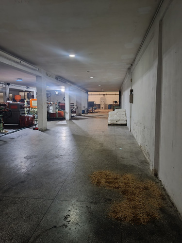 Edificio Galpón Industrial En Venta En La Candelaria Valencia Mj