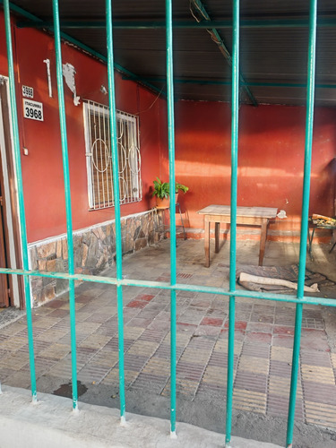 Casa A Dos Cuadras De General Flores
