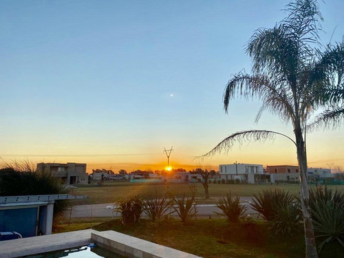Venta Excelente Casa - Altos De Campo Grande - Pilar