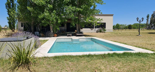 Venta Casa Chacra 4 Ambientes Barrio La Catalina Carlos Keen Lujan