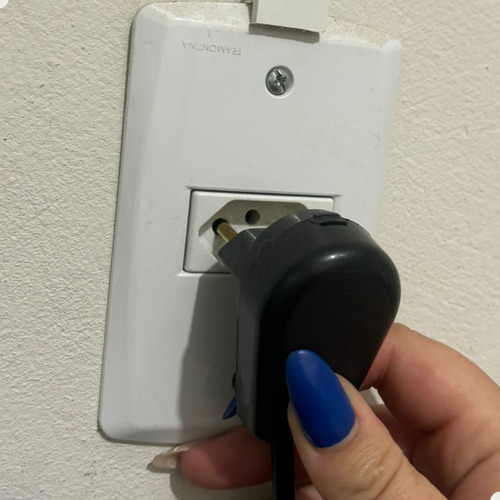 Extensão Eletrica Pequena Para Micoondas 10/20a Bivolt Cor Preto 127/220v