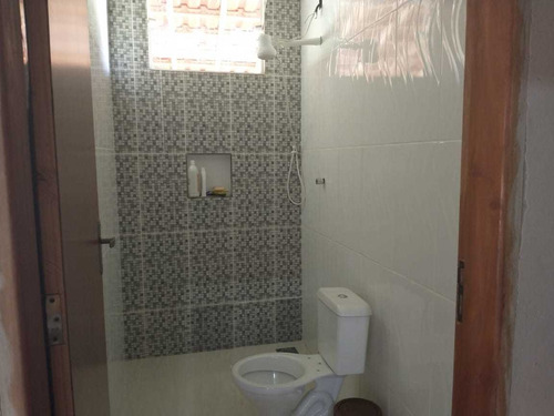 Chácara De 2 Dormitórios Cozinha E Banheiro