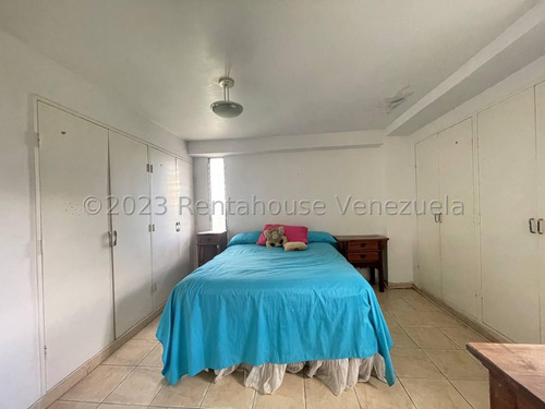 Consigue Este Fabuloso Penthouse En Venta En Zona Norte De Maracay En Las Delicias De Dos Pisos Excelente Ubicación Para Remodelar A Su Gusto Nela 24-8695