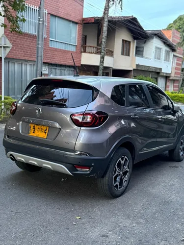 Renault Captur 1.3 T Iconic Cvt