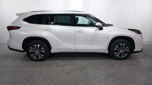 Toyota Highlander 3.5 XLE AUTO