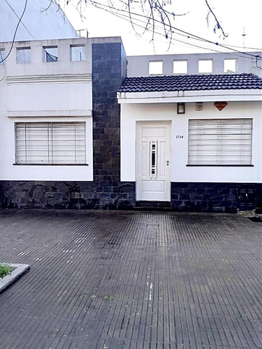Casa En Venta Dos Dormitorios En Gaboto Al 2700, Jorge Cura