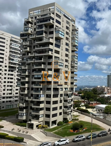 Apartamento 3 Dormitorios En Parque Mar Center 2 Torre C