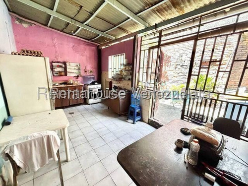 Maribel Morillo Asesor Inmobiliario De Rentahouse Vende Terreno Propio De 140m2 Ubicado En Zo9na Centro De Barquisimeto Lara