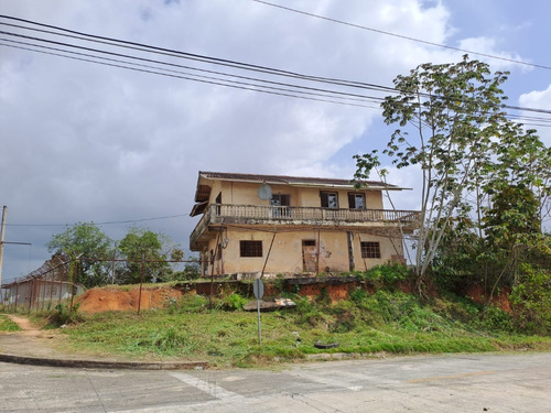Se Vende Terreno De 2,400 En Nuevo Emperador