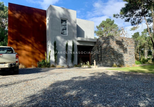 Imagen 2 de 30 de Venta De Casa 4 Dormitorios En Montoya, La Barra