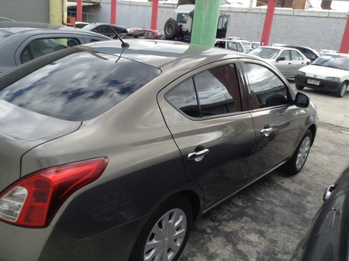 Nissan Versa Sedan Full 2014