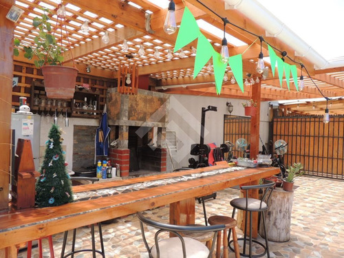 Venta Casa, La Cisterna 4 Dormitorio 4 Baños Estacionamiento