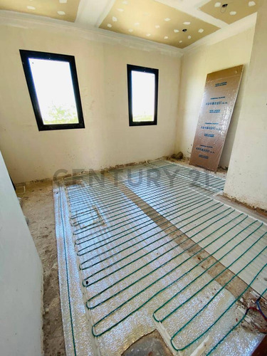 Imagen 18 de 23 de Casa Con Pileta Con 5 Cuartos En San Ramon