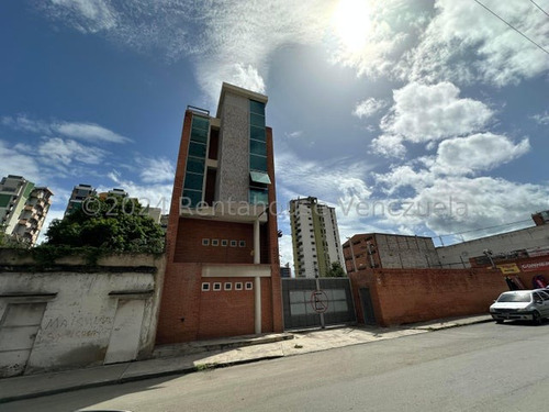 Edificio Remodelado En Venta Calle Boyaca Zona Centro Maracay Moderno Con Ascensor Planta Electrica Negociable Kg:25-1091