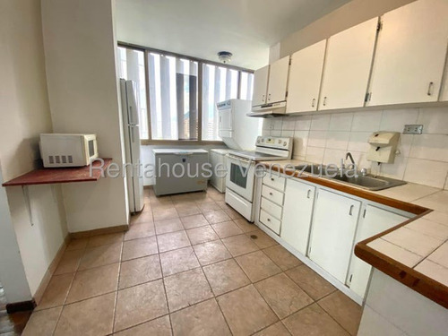 Apartamento En Venta Urb. Santa Eduvigis, Caracas. 25-21715 Yf