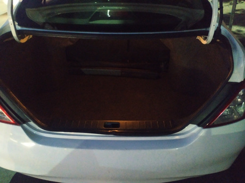 Nissan Versa 2014 1.6 16v Sl Flex 4p